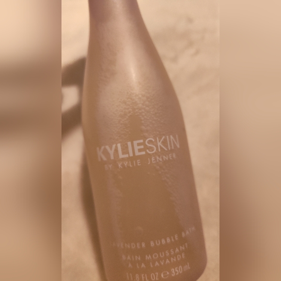 NEW! Kylie Jenner Lavender Bubble Bath 11.8oz - Picture 1 of 6